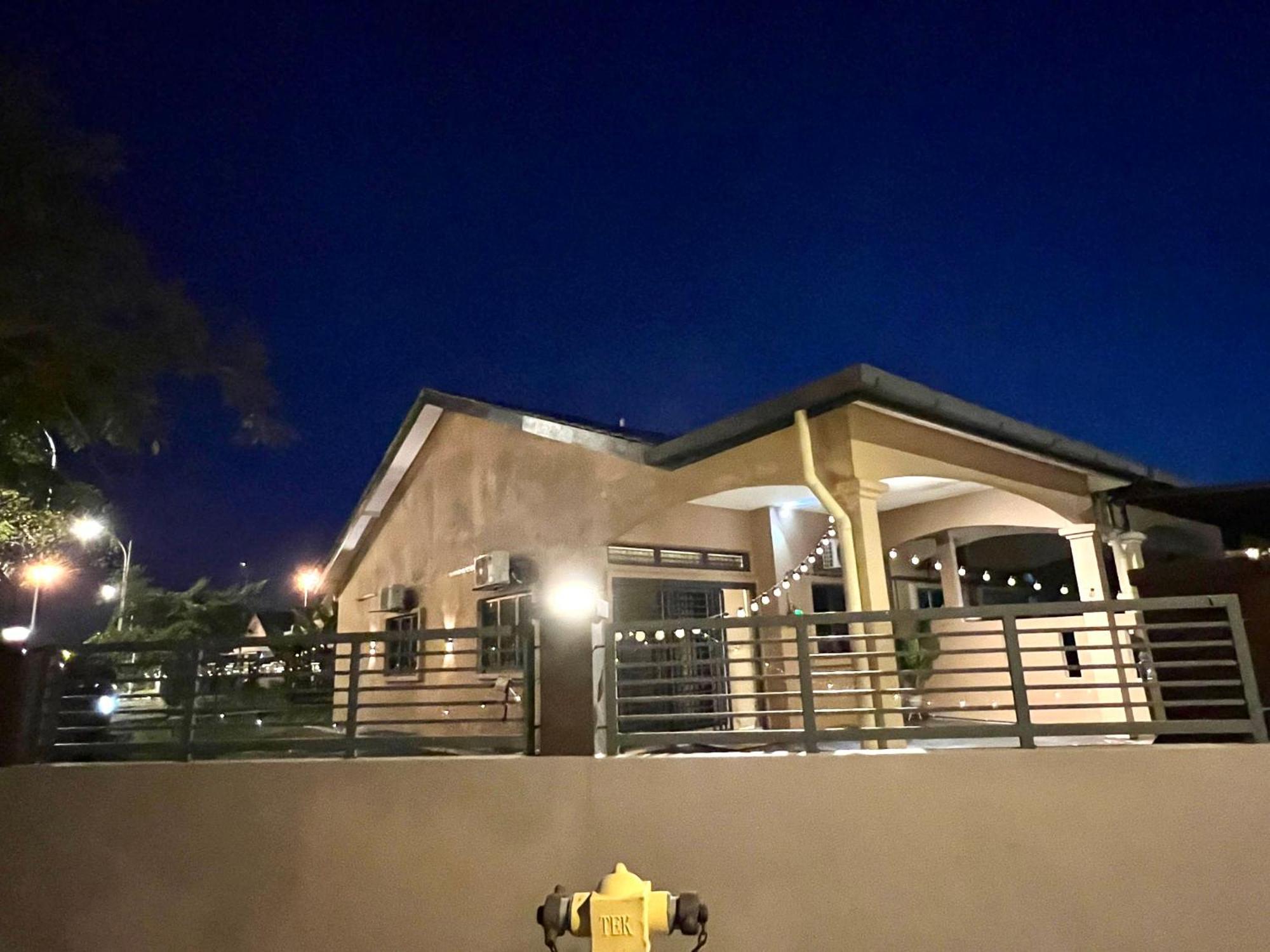 Quayside Cove Homestay - Corner House, Shah Alam Rimbayu Netflix Syok Tv Bbq Exteriör bild